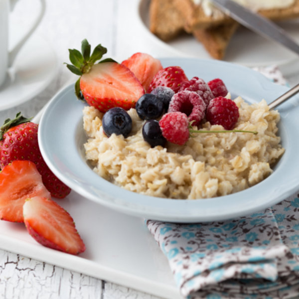 oatmeal with berries 